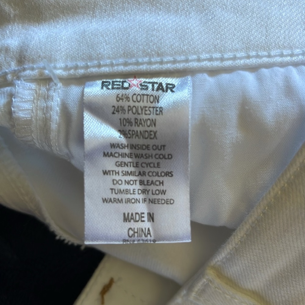 Redstar white denim bermuda shorts size 2. NWT reg$78.00 great for spring/summer - Picture 4 of 6